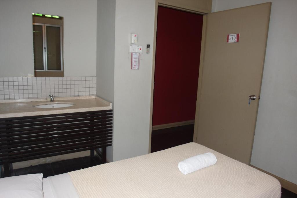 Number Eight Guesthouse Kuala Lumpur Room photo