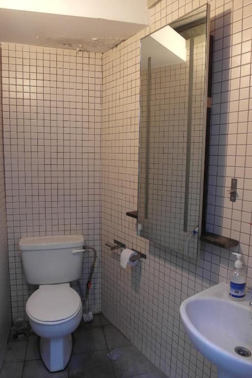 Number Eight Guesthouse Kuala Lumpur Room photo